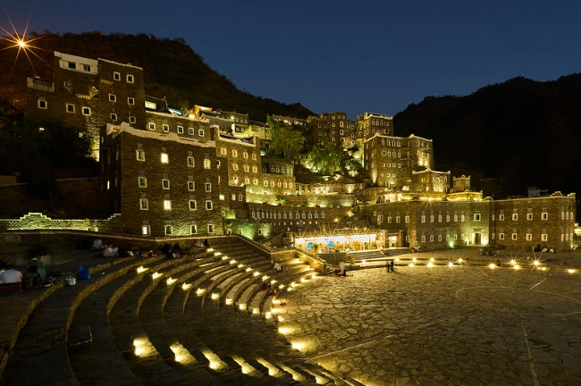 العمارة الحجرية في رجال ألمع: فن البناء الذي صمد عبر القرون 69ad08041b6c1